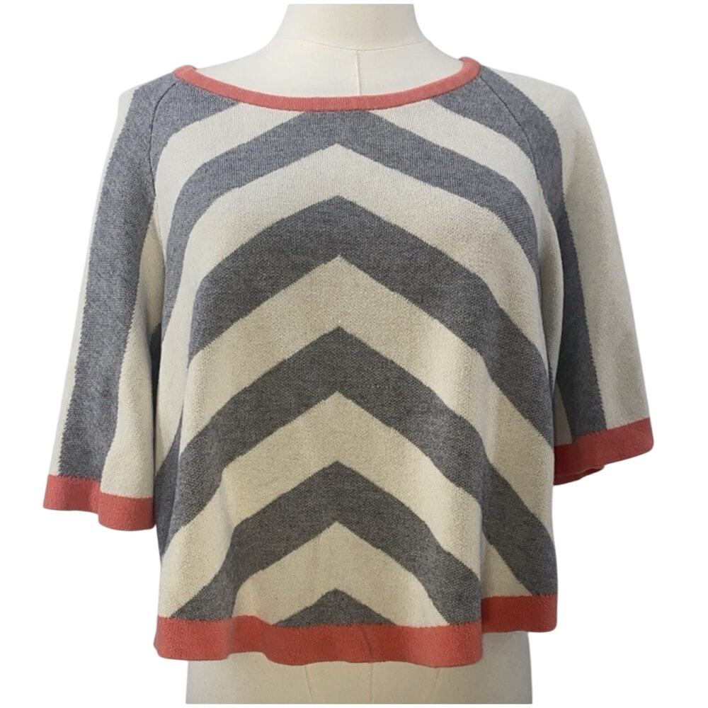 Kit and Ace Short Sleeve Sweater / Poncho Size O/S Gray White Chevron Knit